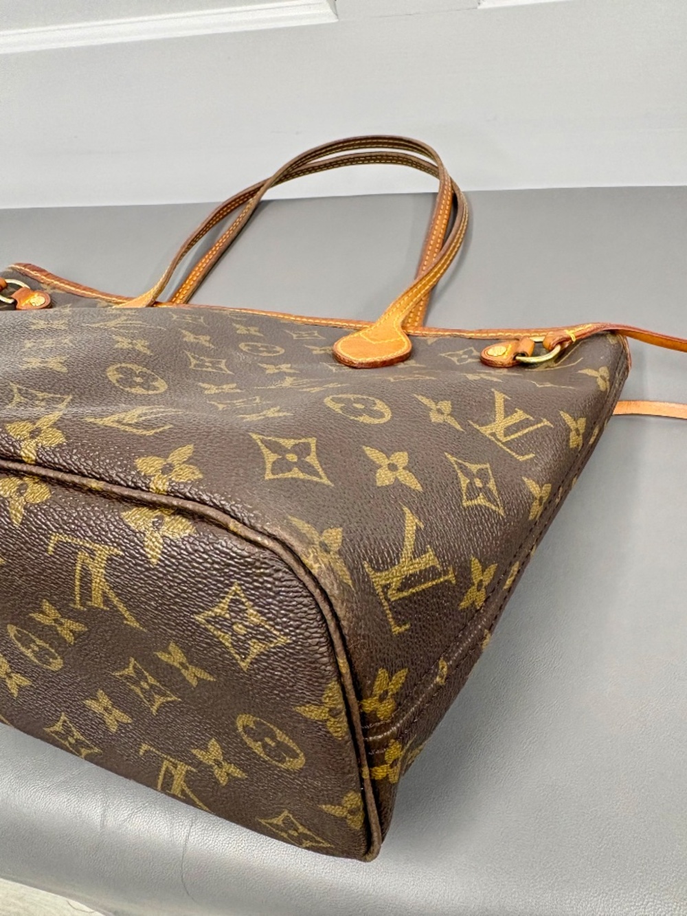 Louis Vuitton Neverfull PM Monogram Canvas - Picture 3 of 13